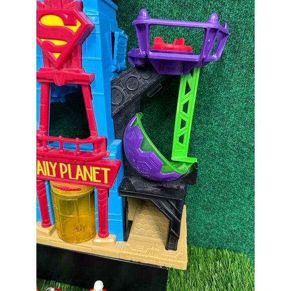 Superman Imaginext Daily Planet PlaySet 2015 Mattel DC Comics Figures! - Picture 4 of 8